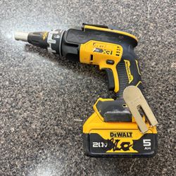 DeWalt 20V XR Brushless Drywall Screwgun with Battery, model DCF630