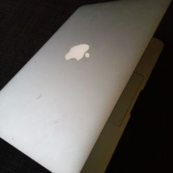 APPLE MACBOOK PRO RETINA 128SSD 8GB RAM AND CHARGER 