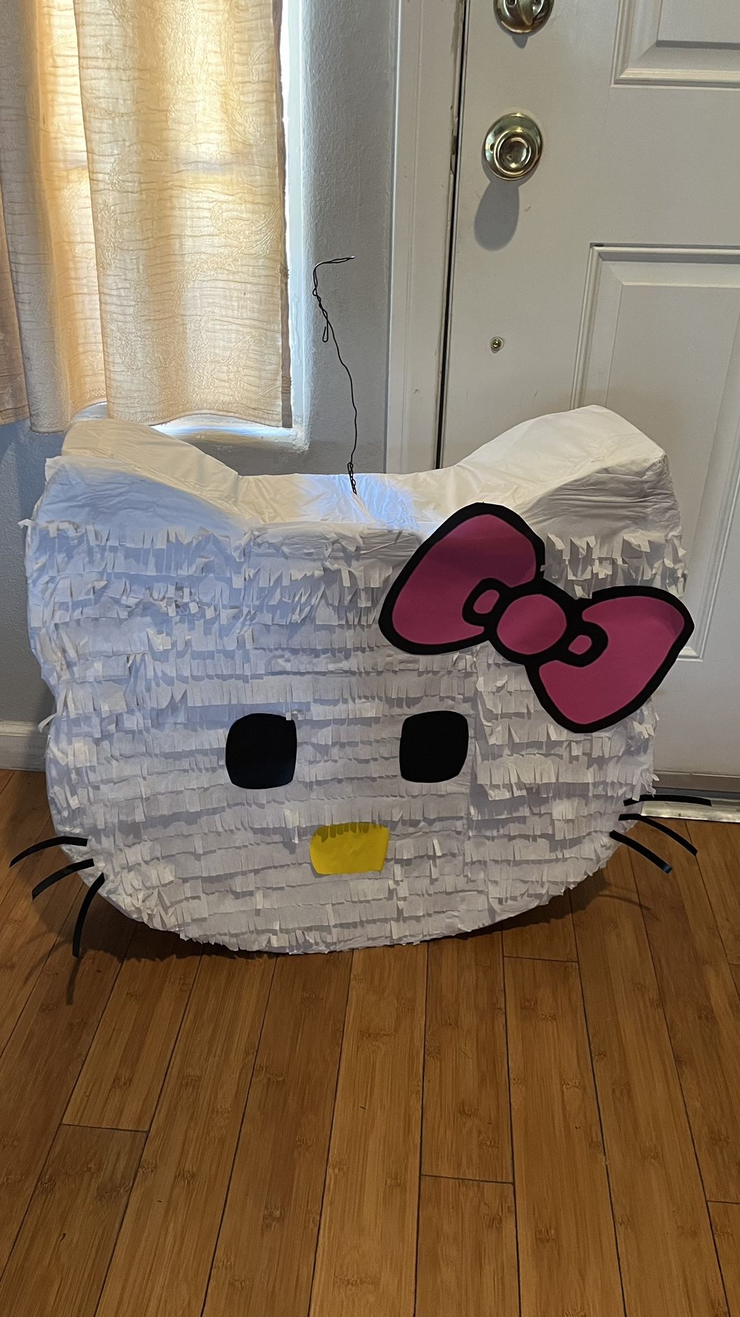 Hello Kitty Piñata