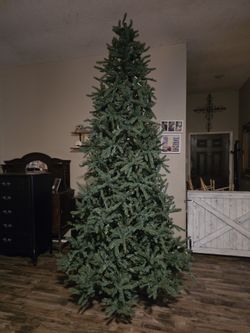 9 Ft Christmas Tree 
