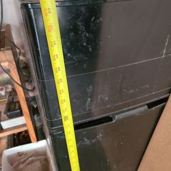 Mini Fridge, Perfect Condition  Refrigerator

