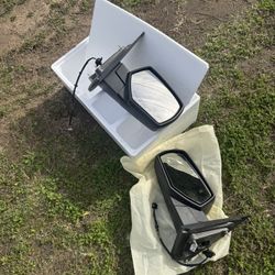 2017 Chevrolet Silverado Factory mirrors