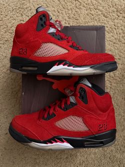 Size 8.5 (Used condition, damaged box, one replacement insole) - Air Jordan 5 retro damaged box