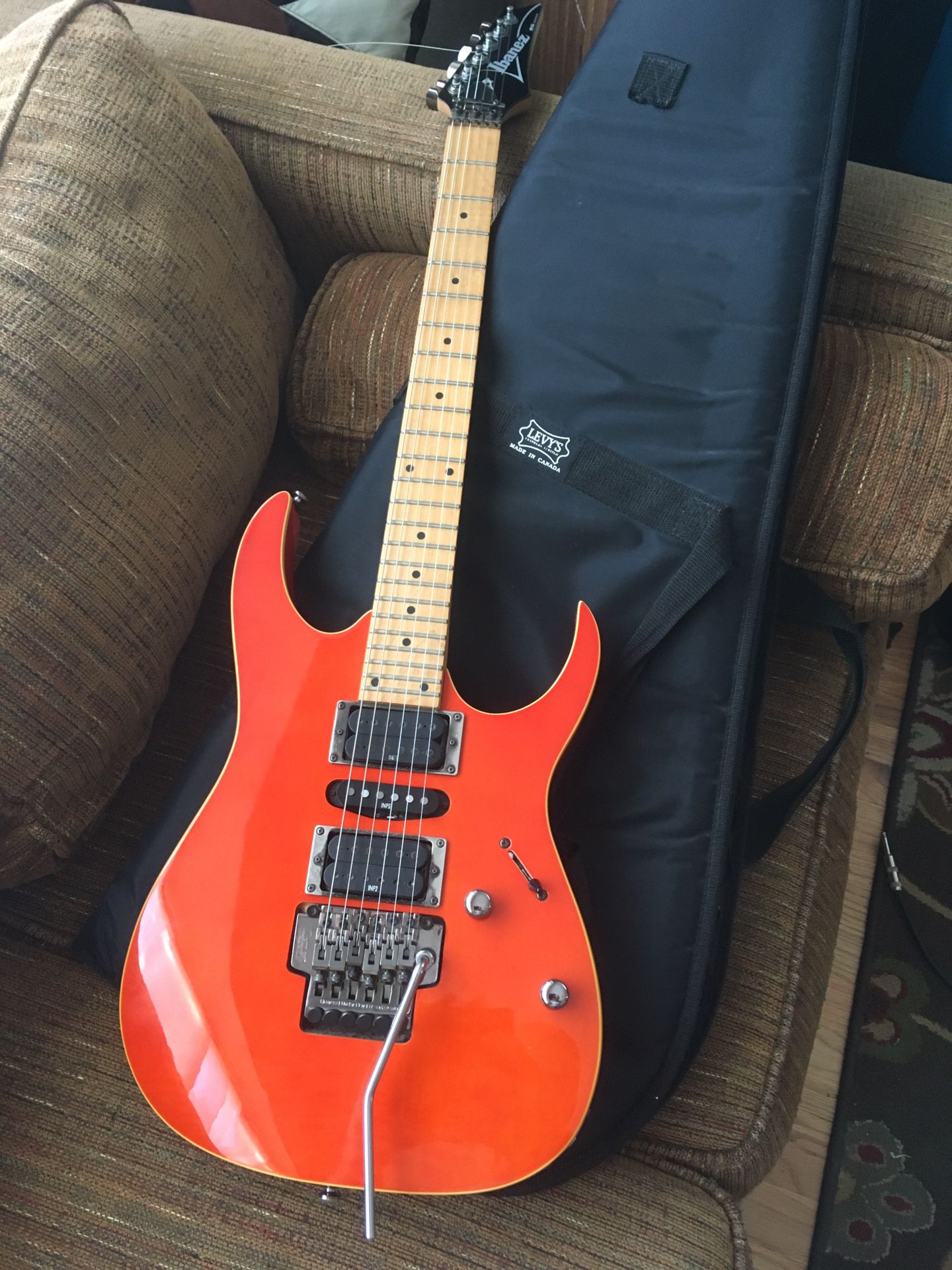 Ibanez RG470 orange guitar/amp/pedal