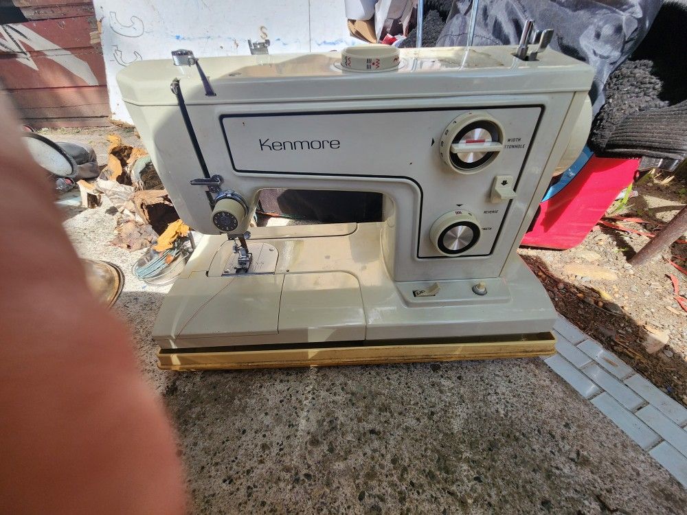 Kenmore Mechanical Sewing Machine 