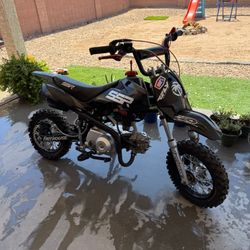 Black Small/Med Dirt bike 