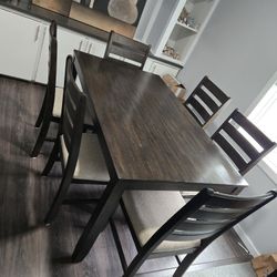 Dining Room Table And 6 Chairs 