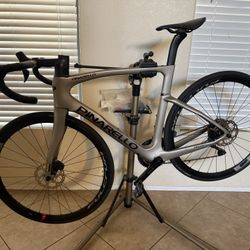 2025 Pinarello F5 Shimano 105 Di2 , 56cm