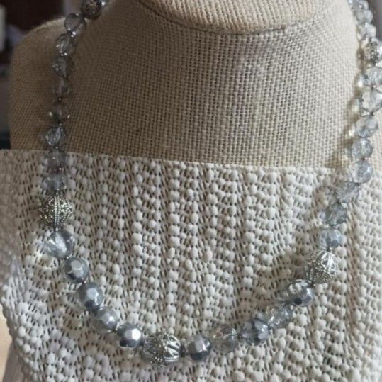 Vintage Acrylic Beaded Necklace,
16