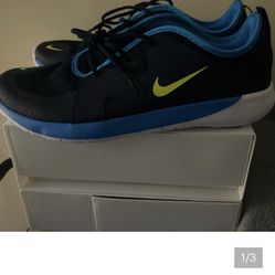 Nike Boys Size 6Y