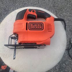 BLACK & DECKER JIGSASAW 