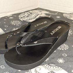Roxy Ciao Black Leather Thongs Silver Ring Center And Logo High Heel Flip Flop Beach. Sandals 