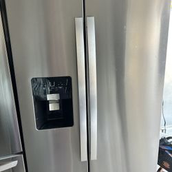 Whirlpool Fridge everything Works Great 