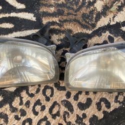 2001-2004 Toyota Tacoma Headlights 