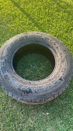 2 llantas medio uso  275/70R18