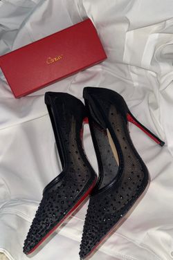 Saleeeee New heels 👠