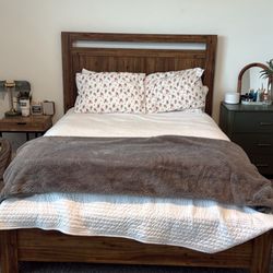 Brown wood queen Bed 