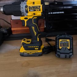 Dewalt Dcd806 1.7 Ah Powerstack And Charger. 