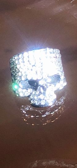 Sparkling Skull woman Ring size 6