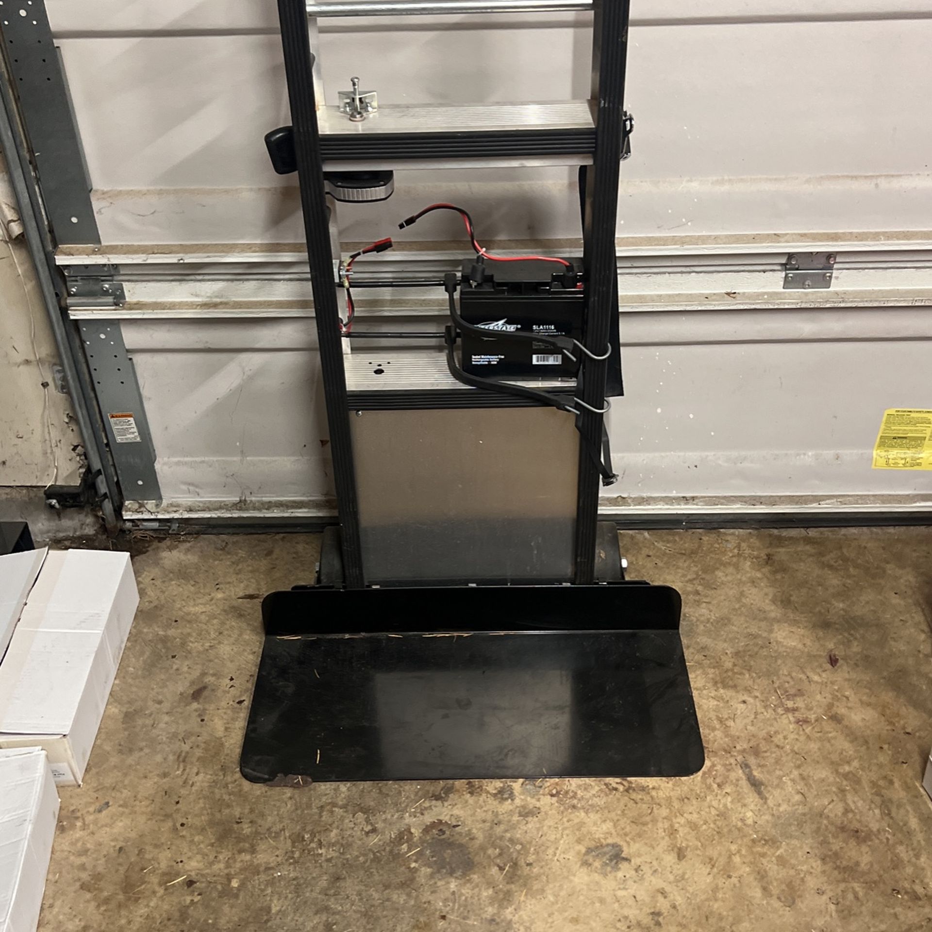 Escalera Staircat Stair Climbing Electric Dolly Handtruck