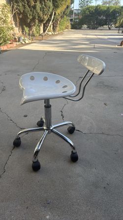 🪑 Flash Furniture Elliott White Adjustable Height Swivel Task Chair – Used / Good Condition