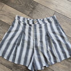Heartloom Striped Gray and White Women's Medium Shorts 