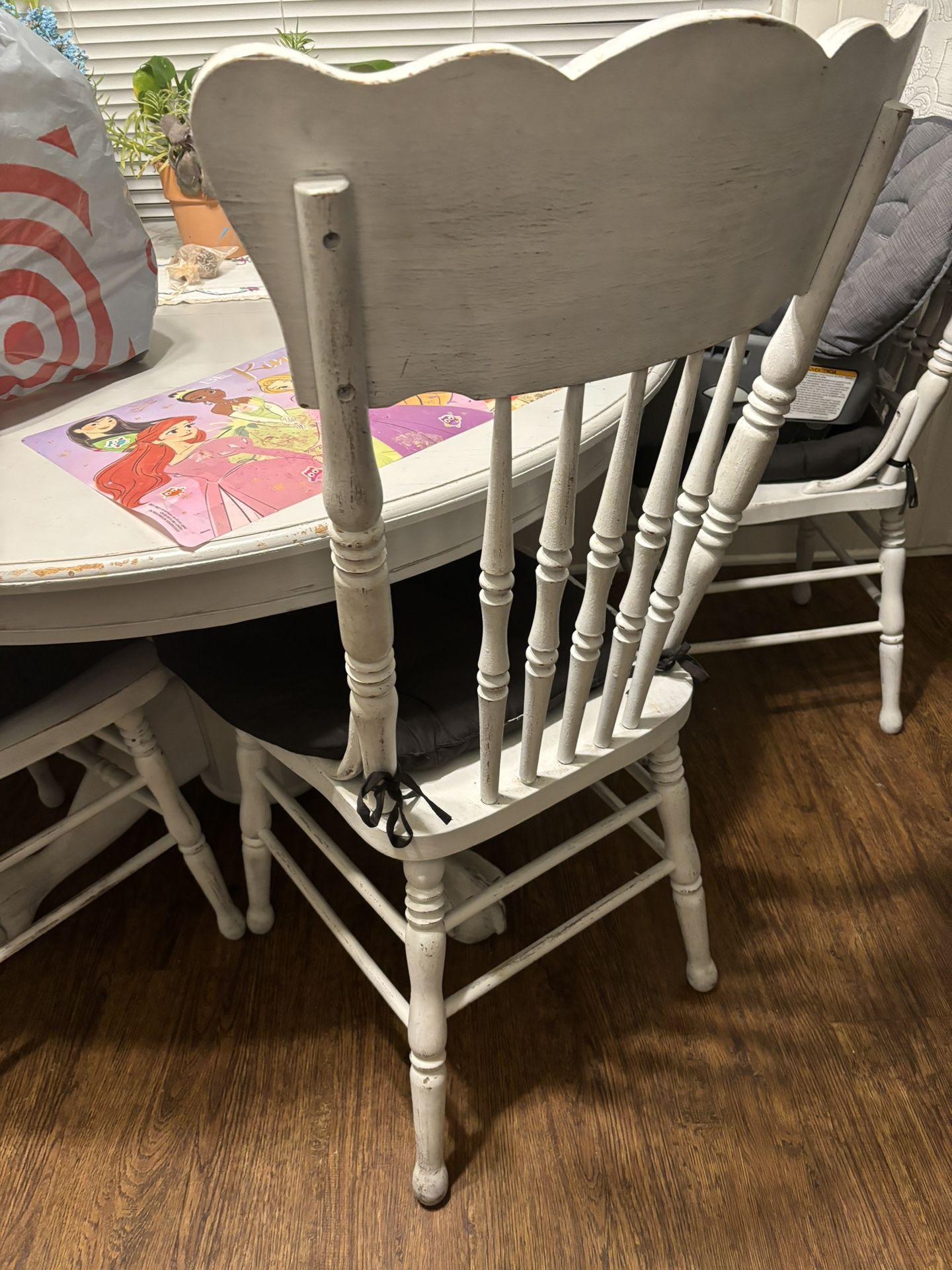 Claw Foot Table And Chairs 
