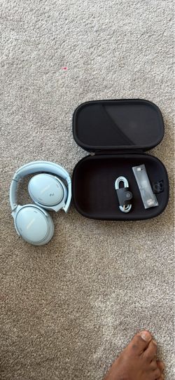 Bose QuietComfort Wireless Headphones with Case