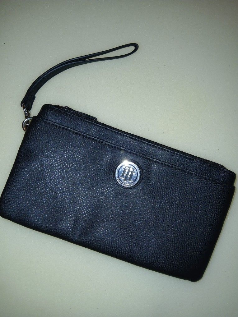 Tommy Hifliger Black Wallet