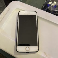 IPhone 6 + Otter box Case - Excellent Condition 