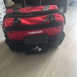 Husky Tool Bag Whit Wheels 