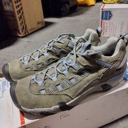 Women's Keen Sneakers Size 11