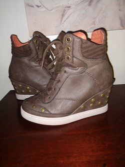 Report Women's wedge sneakers/ booties