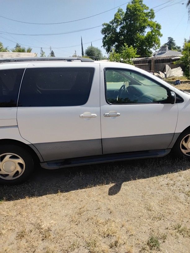 Toyota Sienna