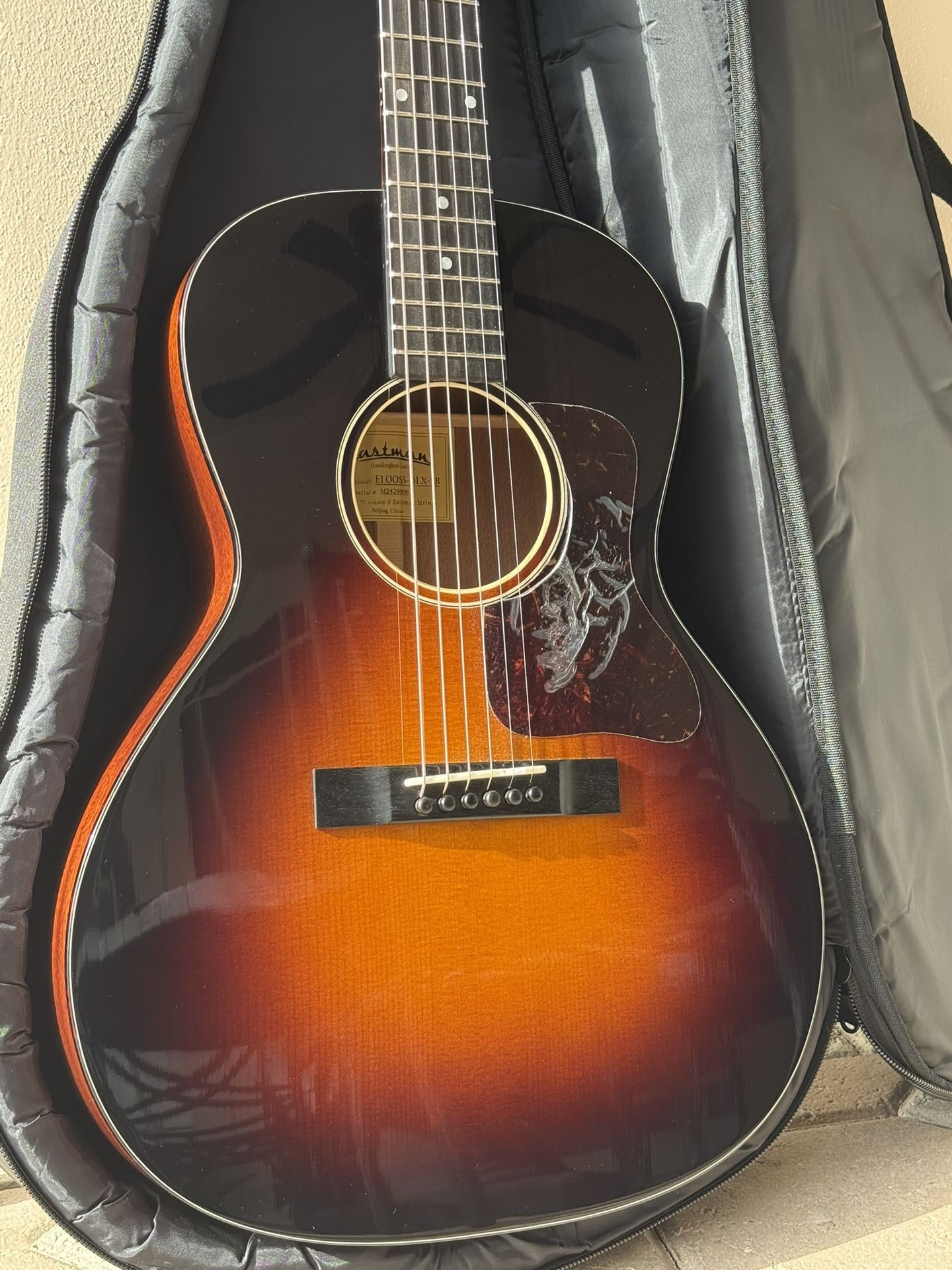 Eastman E1OOSS-DLX-SB