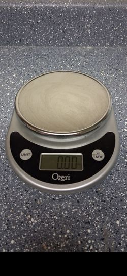 Brand new ozeri Digital scale pickup 3-8:30 pm rainbow/charleston cash only moving sale price is firm