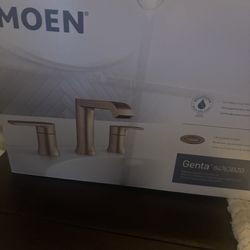 Moen Genta widespread 8 inch with drain new
