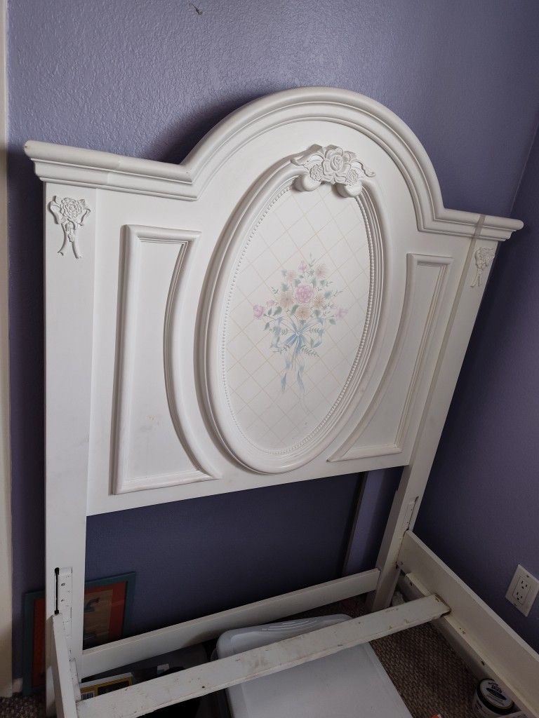 FREE Girls Bedroom Set In Great Shape.