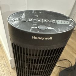 HONEYWELL AIR FAN TOWER - 30$ Cools Well 