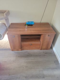 Tv Stand/entertainment Center