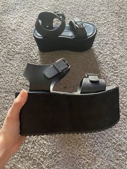 YRU Wedge Platform Sandal