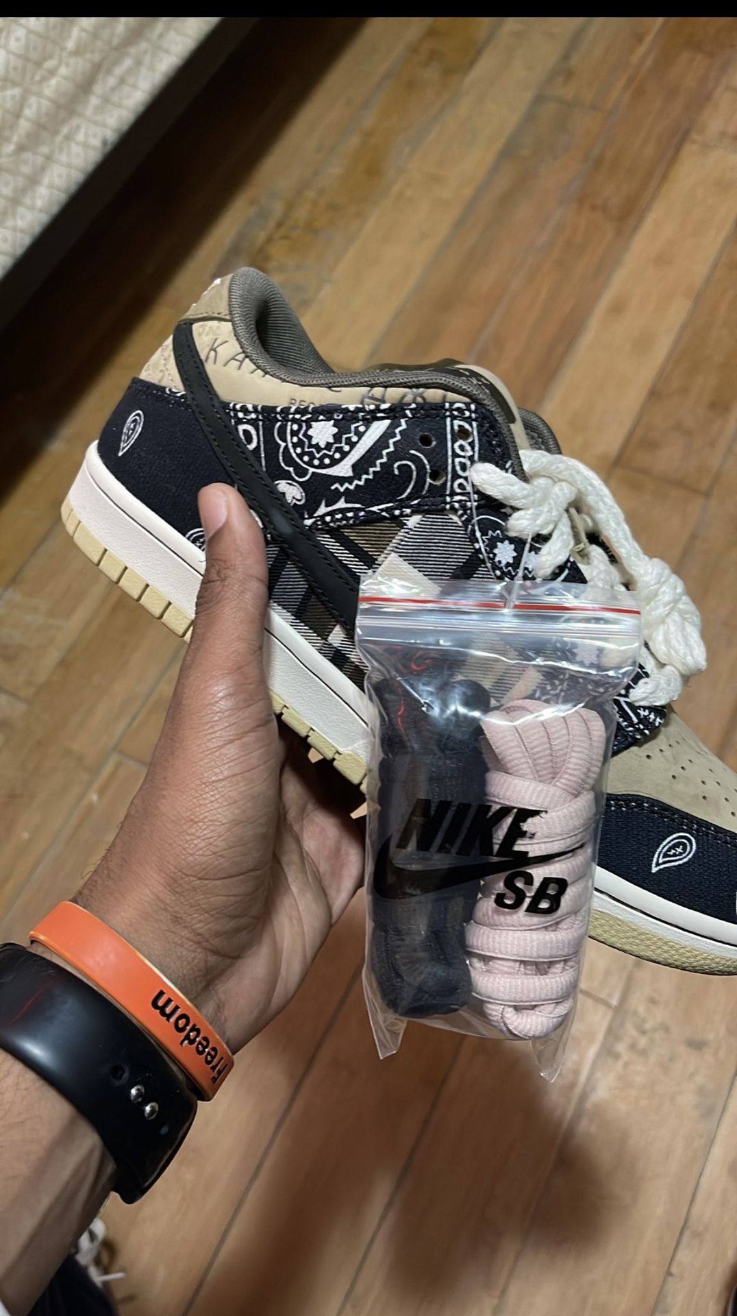 Travis Scott SB DUNKS 