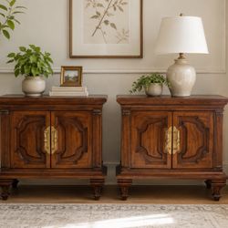 Pair Of Beautiful Vintage Nightstands 