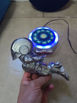 Beast Kingdom Iron Man Floating NO BOX