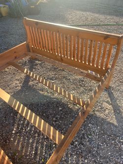 Bed frame queen 60 1/2 x 80 1/2
