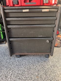 Tool cabinet