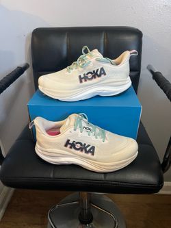 Hoka Sky flow size 8.5B Women’s $95