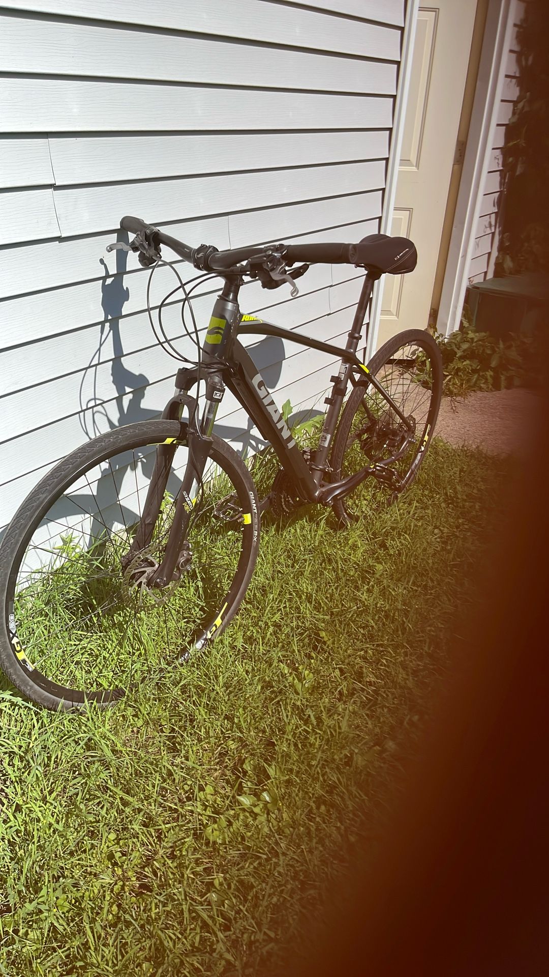 Giant Roam Road Bike $220