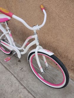 Schwinn beach cruiser 24in