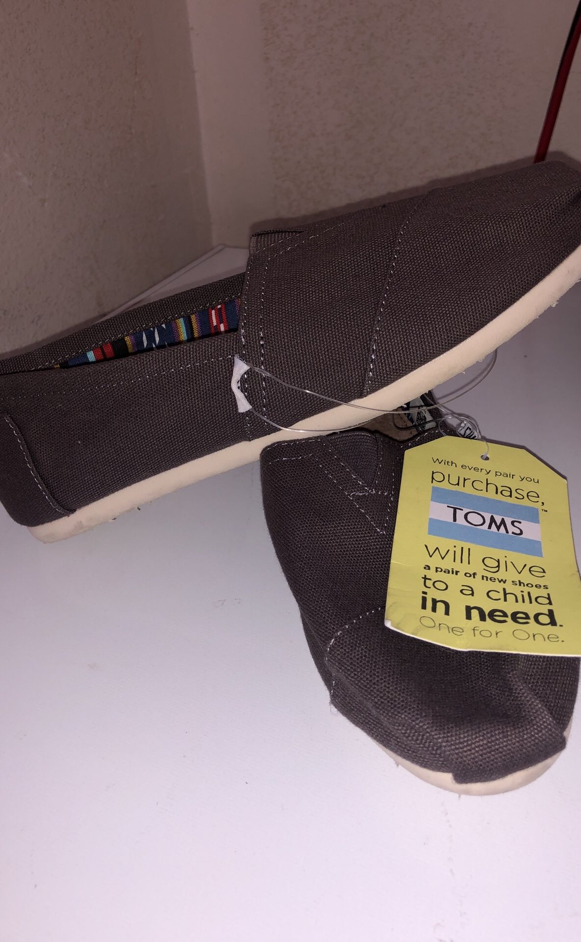 Toms Size 8